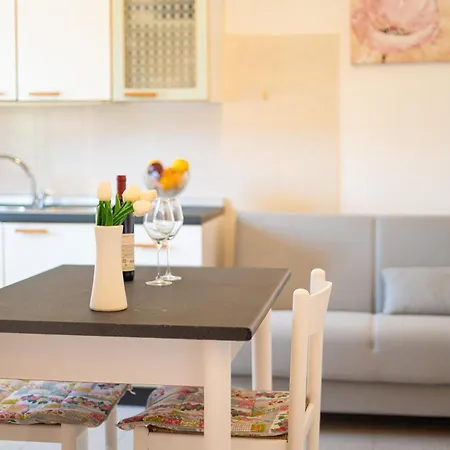 Apartment Con Veranda, Parcheggio E Wi-fi