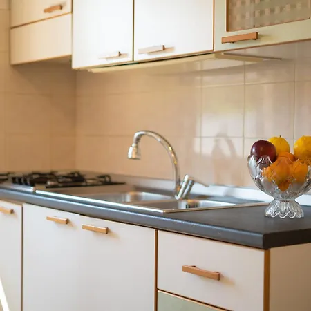 Con Veranda, Parcheggio E Wi-fi Apartment