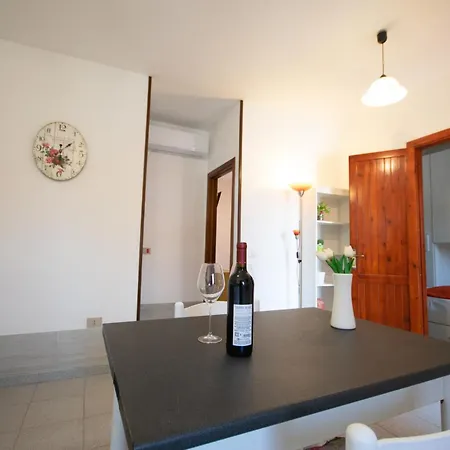 Con Veranda, Parcheggio E Wi-fi Apartment